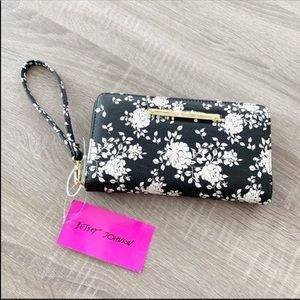 CCO Betsey Johnson Faux Leather Floral Wallet